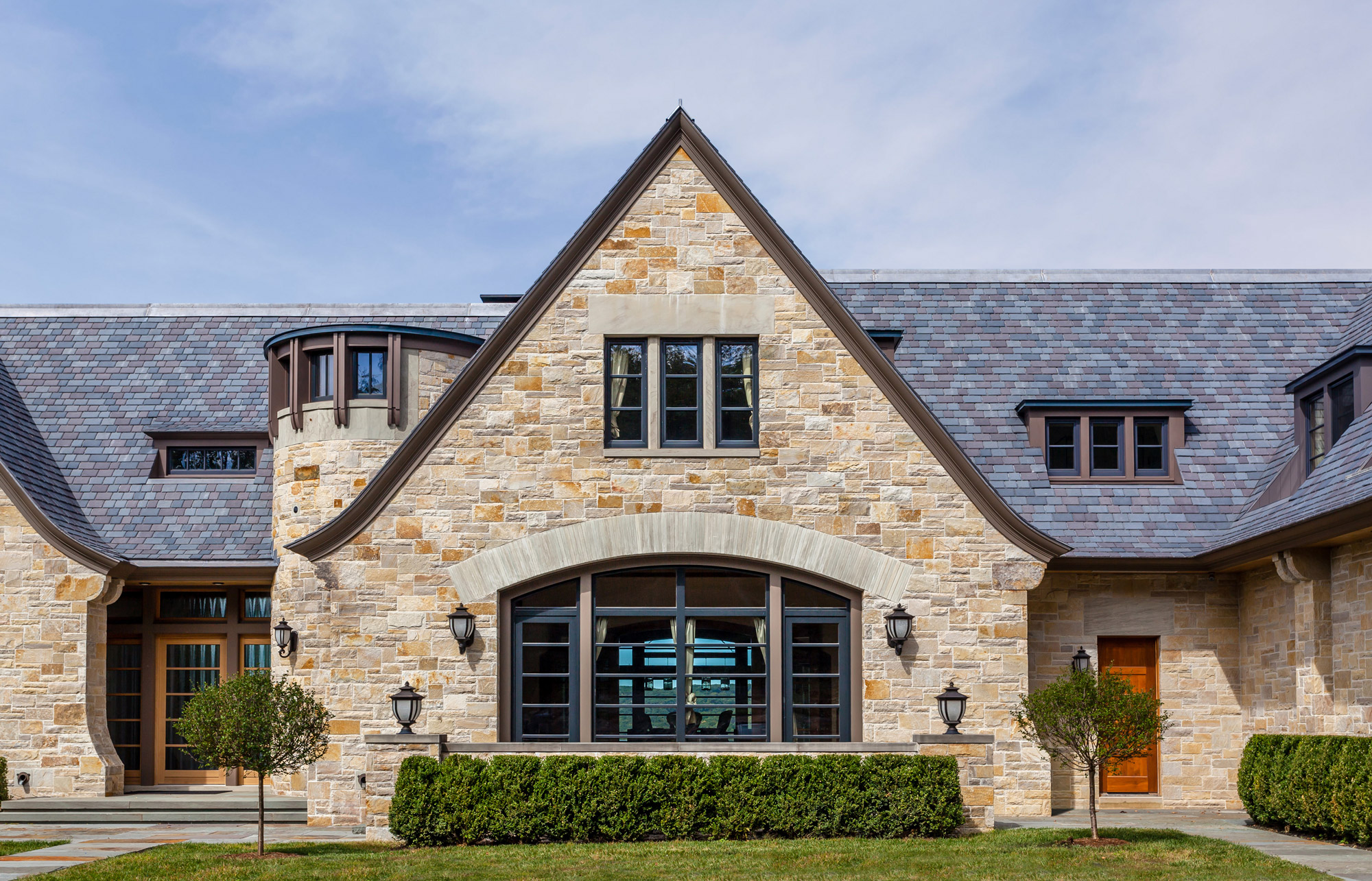 A Lakeside Kitchen's Singular Aesthetic - Midwest Home